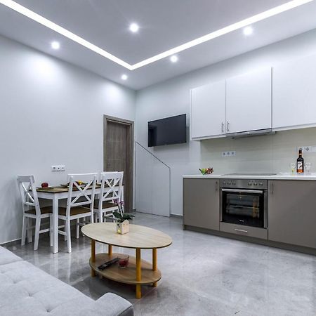 Renovated 2Bd House Close To Pireus Port Екстериор снимка