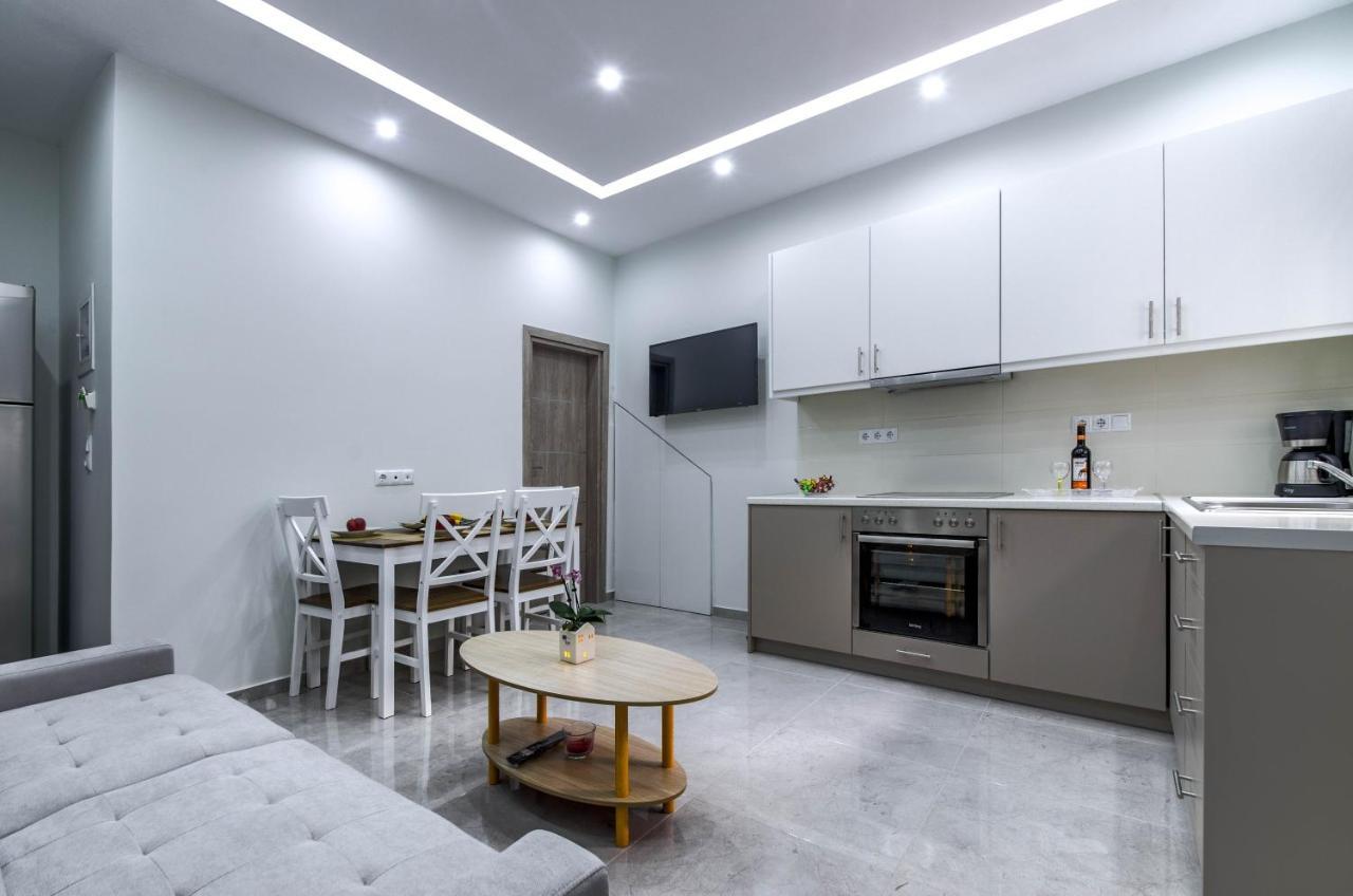 Renovated 2Bd House Close To Pireus Port Екстериор снимка